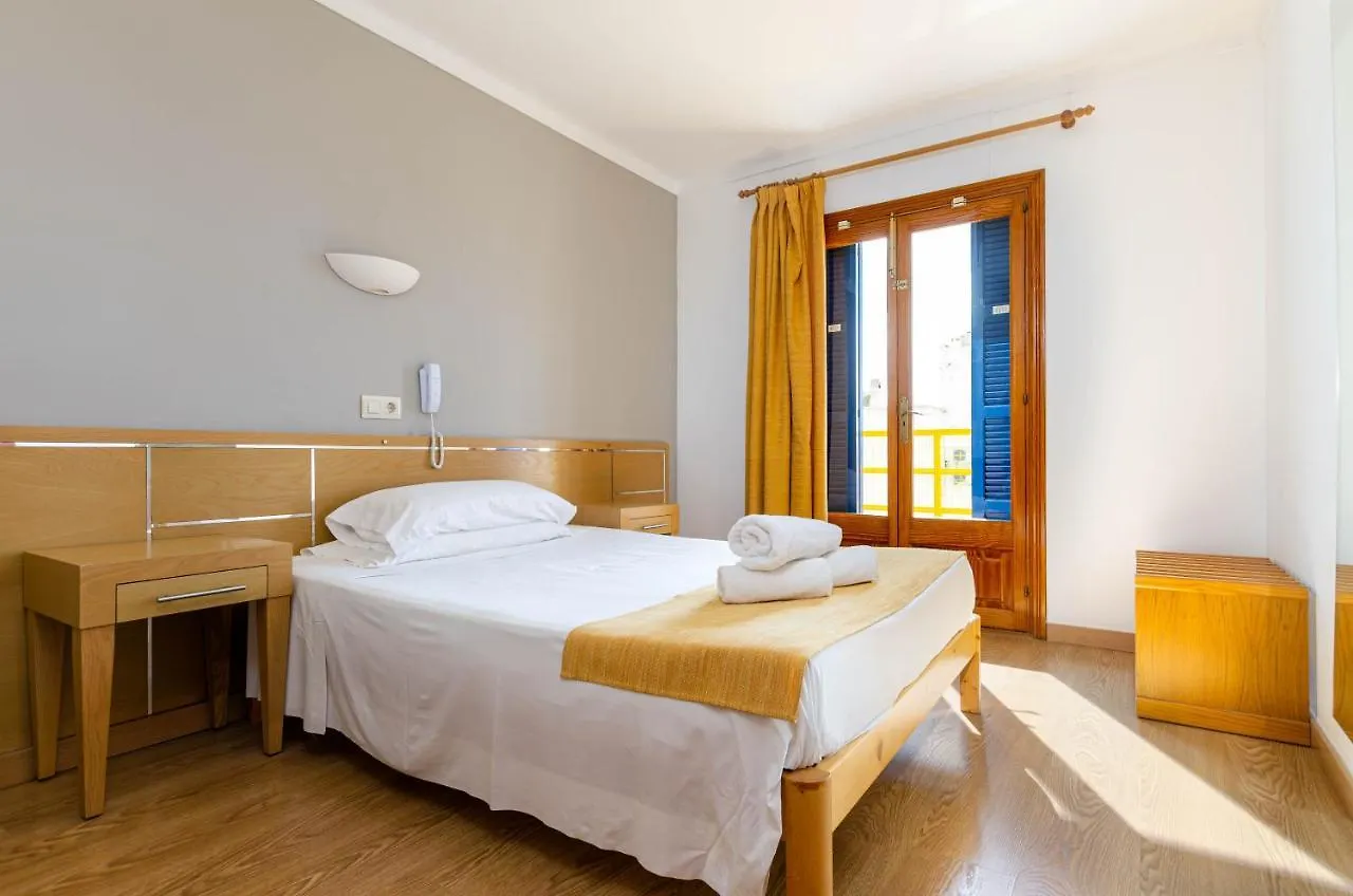 ***  Hotel Bellavista 칼라 라트자다 스페인